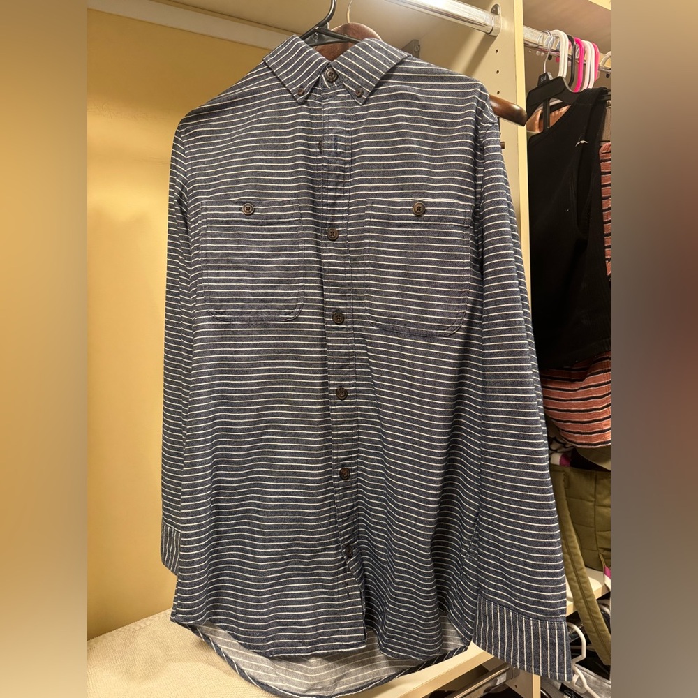 Duluth Trading Company - Men's Free Swingin' Flannel Slim Fit Shirt - size M